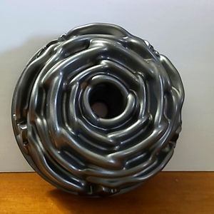 Williams Sonoma Rose Bundt Pan by Nordic Ware